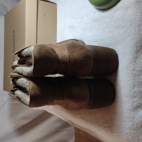 New in Box - Steve Madden - Brown Lace-Up Heeled Ankle Booties - Size 9.5 - Picture 4 of 13